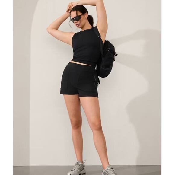 Athleta Trekkie North short black size 4 - Picture 1 of 5